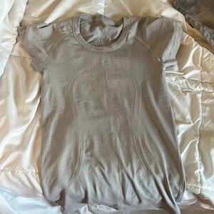 Women’s Lululemon swiftly tech T-shirt